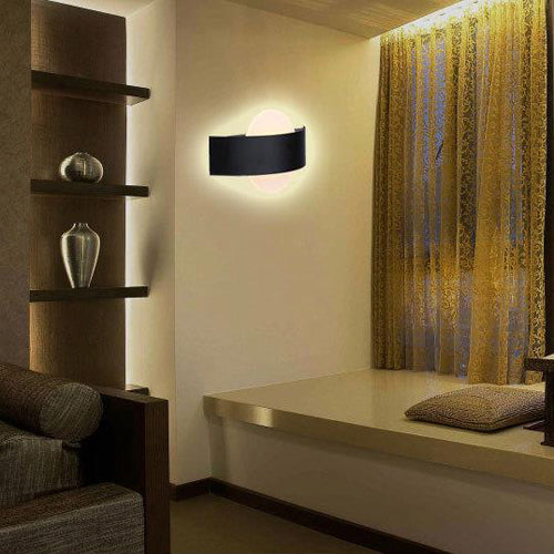 Runde/quadratische Acryl -Wandleuchte -Leuchte zeitgenössische LED Schwarz/Weiß -Finish -Wandlampe mit Metallrückenplatte in weißer/warmer Beleuchtung