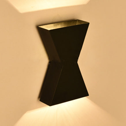Black/White Hourglass Shade Wall Washer Light Contemporary Led Metal Wall Lamp in White/Warm Lighting