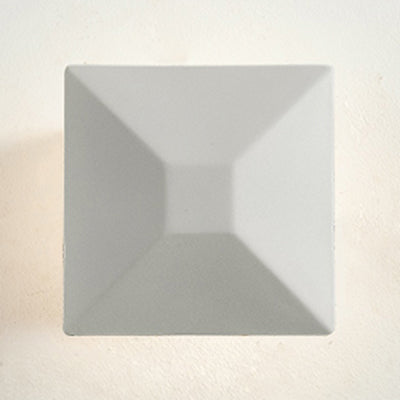 Lampada a parete geometrica in bianco/nero modernista 1/3 luci con tonalità metallica.