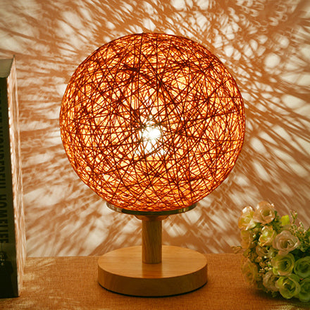 Lampada da tavolo intrecciata a mano rattan Contemporary 6 "/7" W 1 Lulb Light/Red Table Light con ombra globale e base in legno
