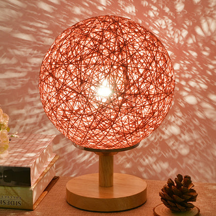 Lampada da tavolo intrecciata a mano rattan Contemporary 6 "/7" W 1 Lulb Light/Red Table Light con ombra globale e base in legno