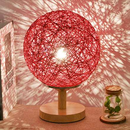 Lampada da tavolo intrecciata a mano rattan Contemporary 6 "/7" W 1 Lulb Light/Red Table Light con ombra globale e base in legno