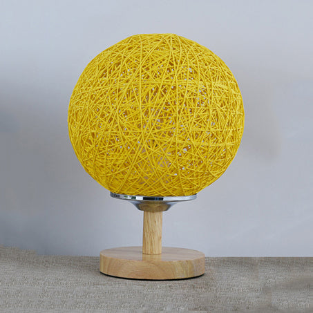 Lampada da tavolo intrecciata a mano rattan Contemporary 6 "/7" W 1 Lulb Light/Red Table Light con ombra globale e base in legno