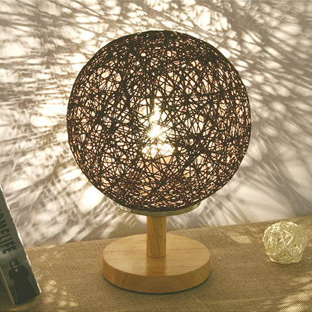 Lampada da tavolo intrecciata a mano rattan Contemporary 6 "/7" W 1 Lulb Light/Red Table Light con ombra globale e base in legno