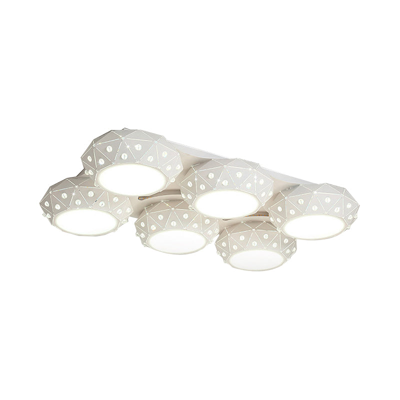 Finage à facettes blanches Round Mount Light Modern Style 6 lumières Lumières de plafond métalliques pour le salon