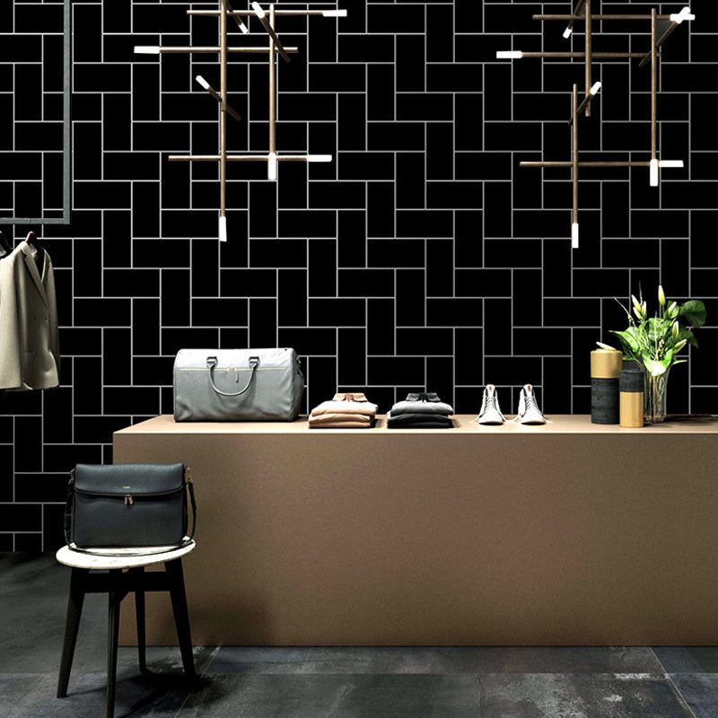 Geometric Net Patterned Wallpaper Modern Smooth Surface Wall Decor in White on Black