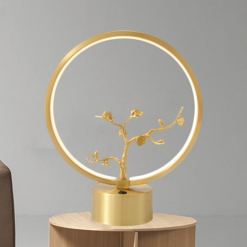 Metallic Ring Night Light Simplicity LED Table Gold Table Lighting avec décoration intérieure d'arbre