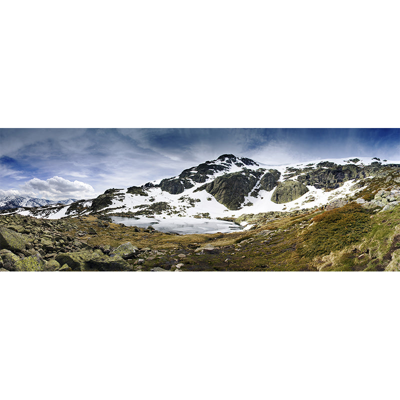 Non-Woven Waterproof Mural Modern Frozen Lake by the Snow Mountain Wall Decor in White-Green