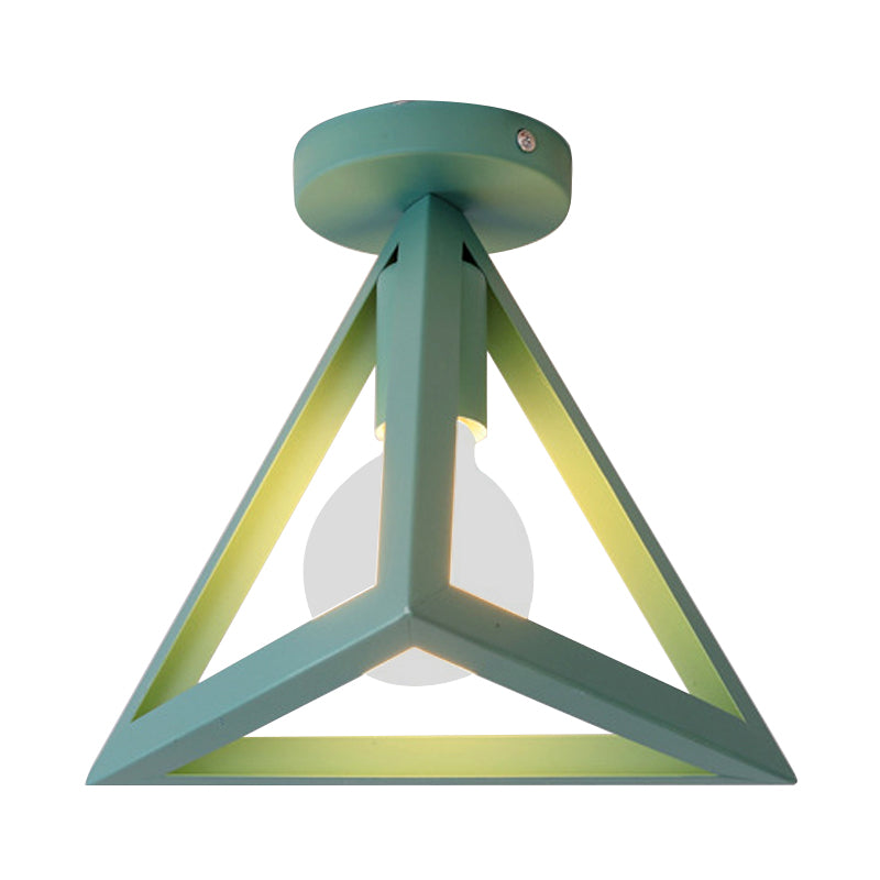 Lámpara de techo semi empotrada de jaula de alambre industrial retro con pantalla triangular Lámpara de techo de metal de 1 cabezal en negro/gris/blanco