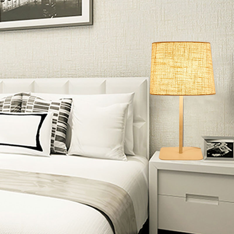 Lampe de lecture géométrique LED, éclairage de travail en tissu moderniste en noir/Beige pour chevet