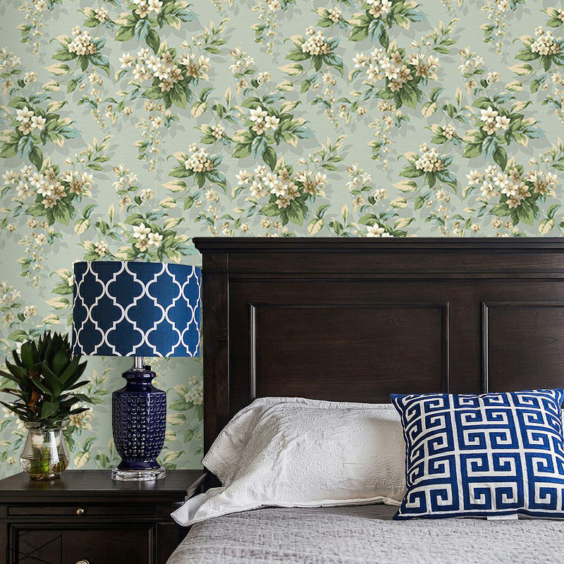 Floweret Wallpaper Roll Countryside Paper Made Wall Decor in Green and White for Bedroom