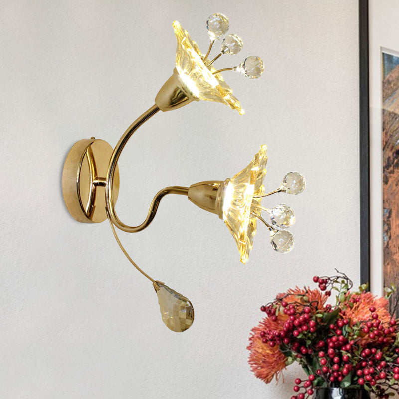 Lámpara de pared de oro de cristal transparente Sombra Tombre de margarita 2 bombillas Luz de apliques tradicional para la cama