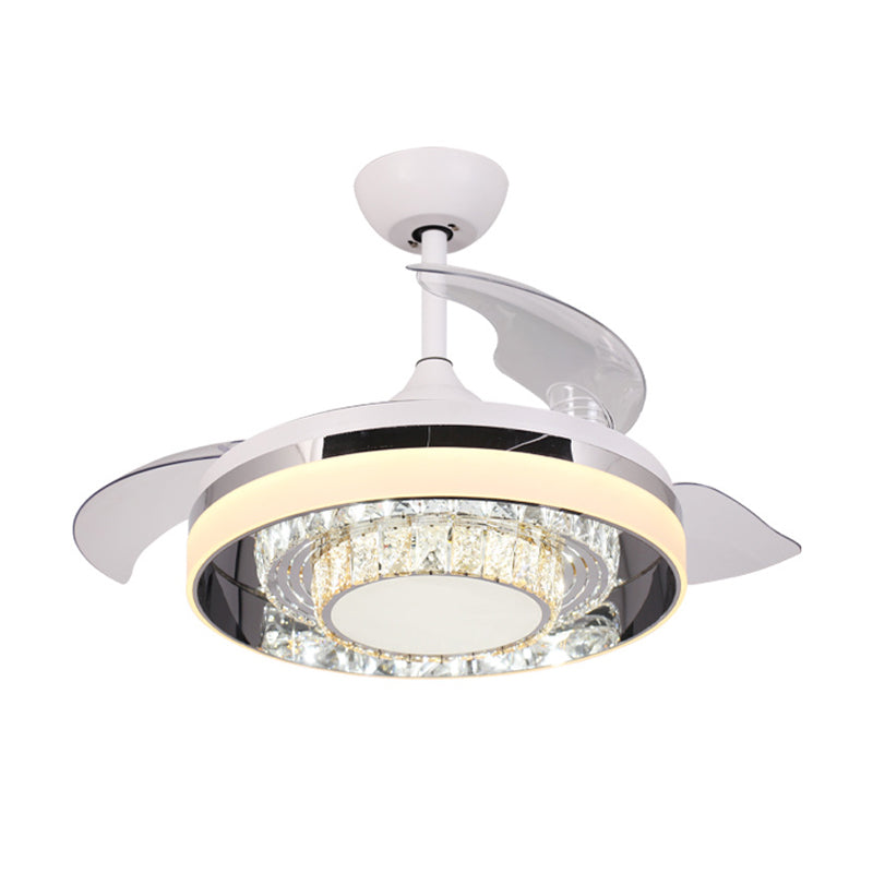 Weiße LED -Anhänger Lüfter Licht zeitgenössische facettierte Kristalle Rund 3 Klingen Halbflush Licht, 42 "W.
