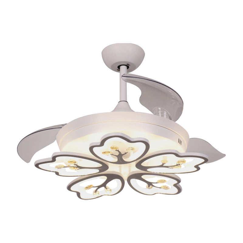 4 Klingen 42 "W LED Semi Flush Light Contemporary Peach Blossom Crystal Teardrops Deckenlüfter Lampe in Weiß