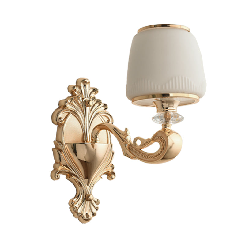 Lampada con pale sconce in vetro opale a botte classico 1/2 luci a 2 luci del soggiorno Apparecchiatura da parete con braccio sinuoso in ottone