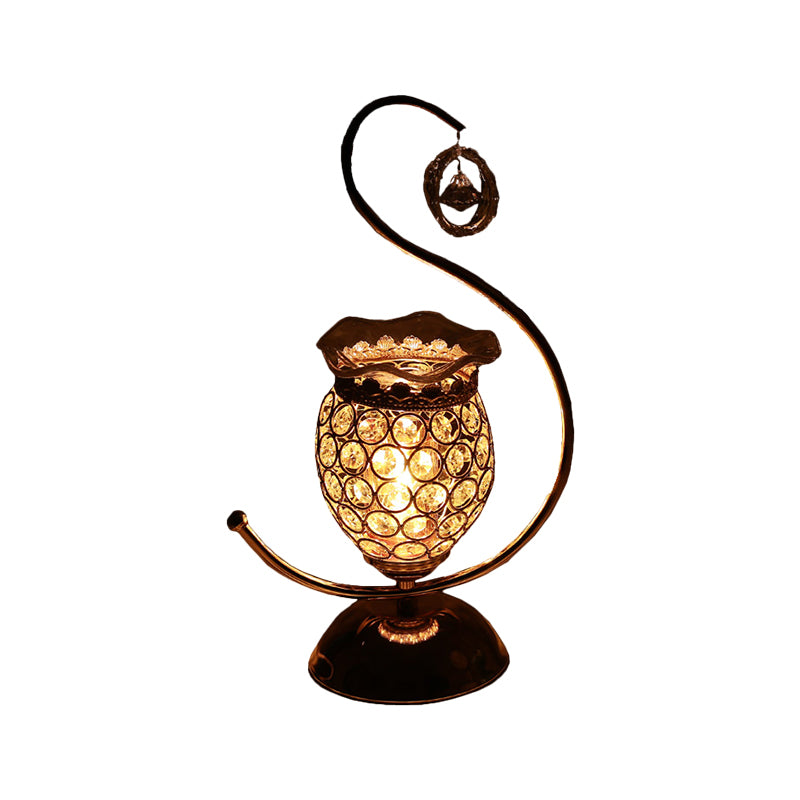 1 Glühbirnenschlafzimmertischlampe zeitgenössischer goldener Schreibtisch Licht mit Blumenkristall eingebetteter Schatten in warmem/blau/lila Licht
