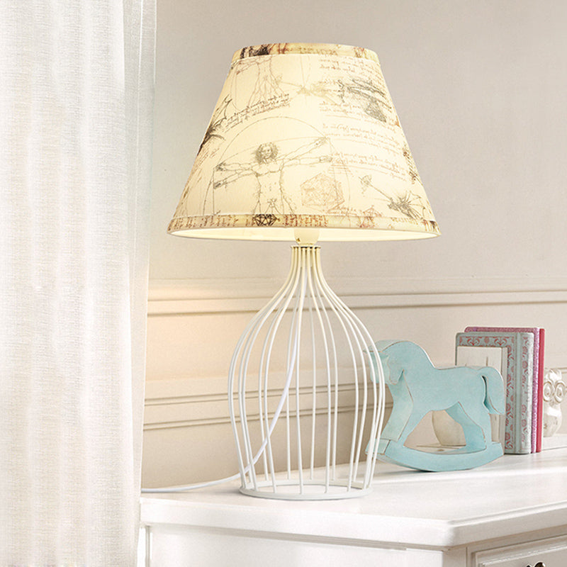 Table de nuit effilée blanche lumière tissu traditionnel 1 tête de salon lampe de bureau avec base de cage métallique