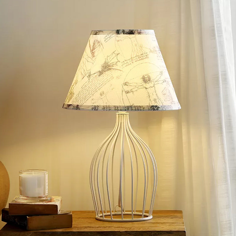 Table de nuit effilée blanche lumière tissu traditionnel 1 tête de salon lampe de bureau avec base de cage métallique