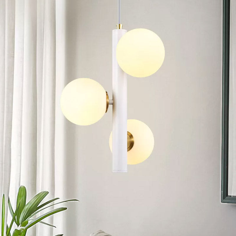 Zwart/wit pluim kroonluchter eigentijdse 3 koppen matglashangende plafond hanger over eettafel