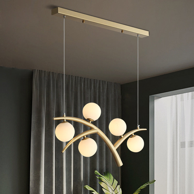Vertakking ijzer kroonluchter eigentijdse 5 lichten gouden hanglamp lampje met orb witte glazen schaduw