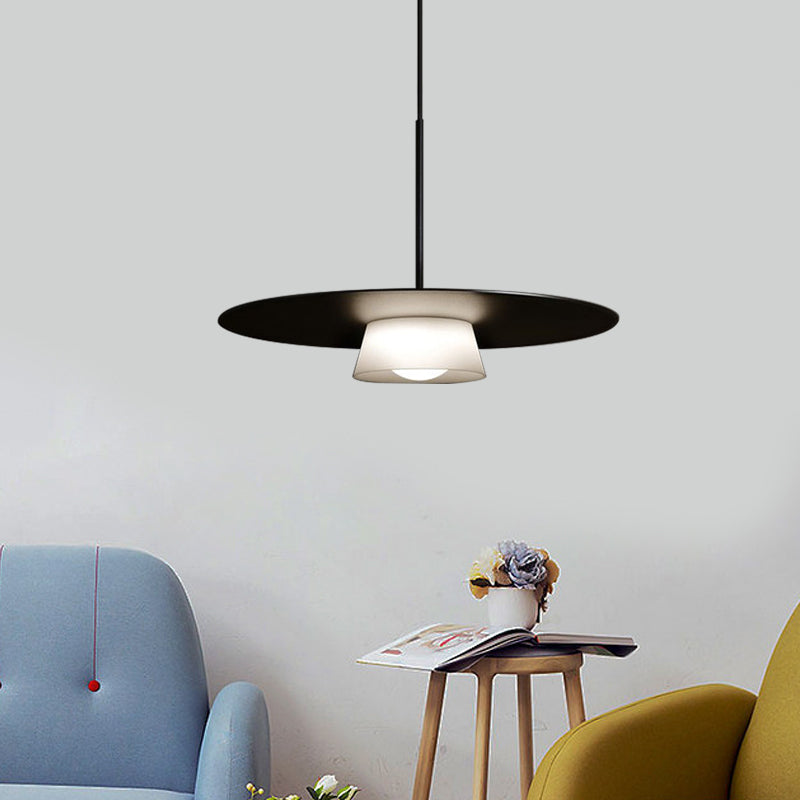 Wide-Brim Hat Pendant Ceiling Light Minimalist Iron 1 Bulb Dining Table Suspension Lamp in Black and White