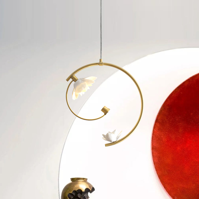 Lampada a sospensione in ceramica a sospensione moderna leggera a soffitto a sospensione bianca con gambo di scorrimento dorato