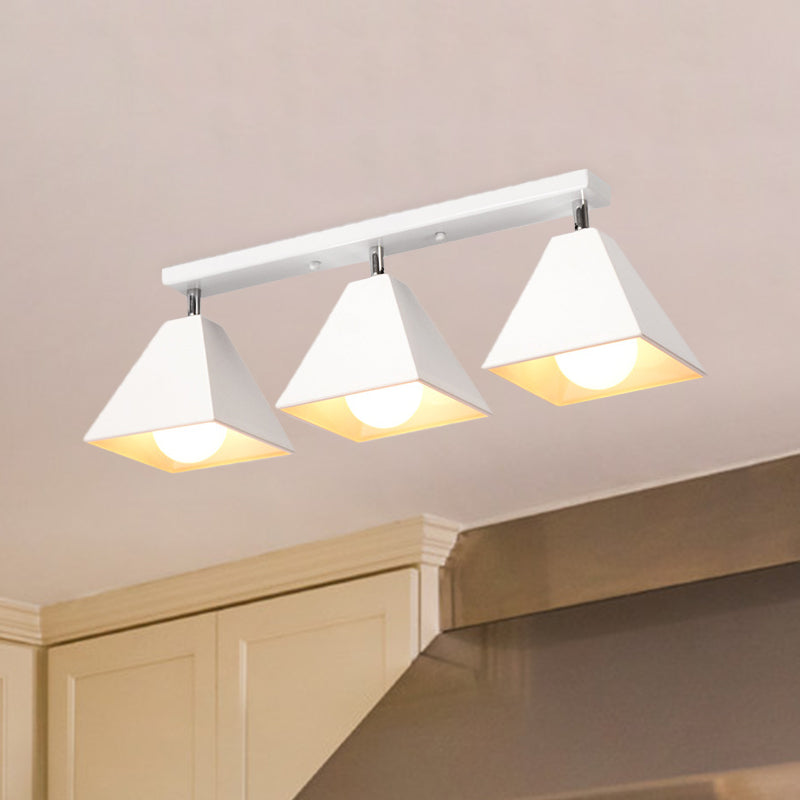 IJzeren Swivel Shade Pyramidal Plafond Lamp Industrial 1/2/3-Hoofd Lounge Semi Flush Mount Fixture in zwart/wit