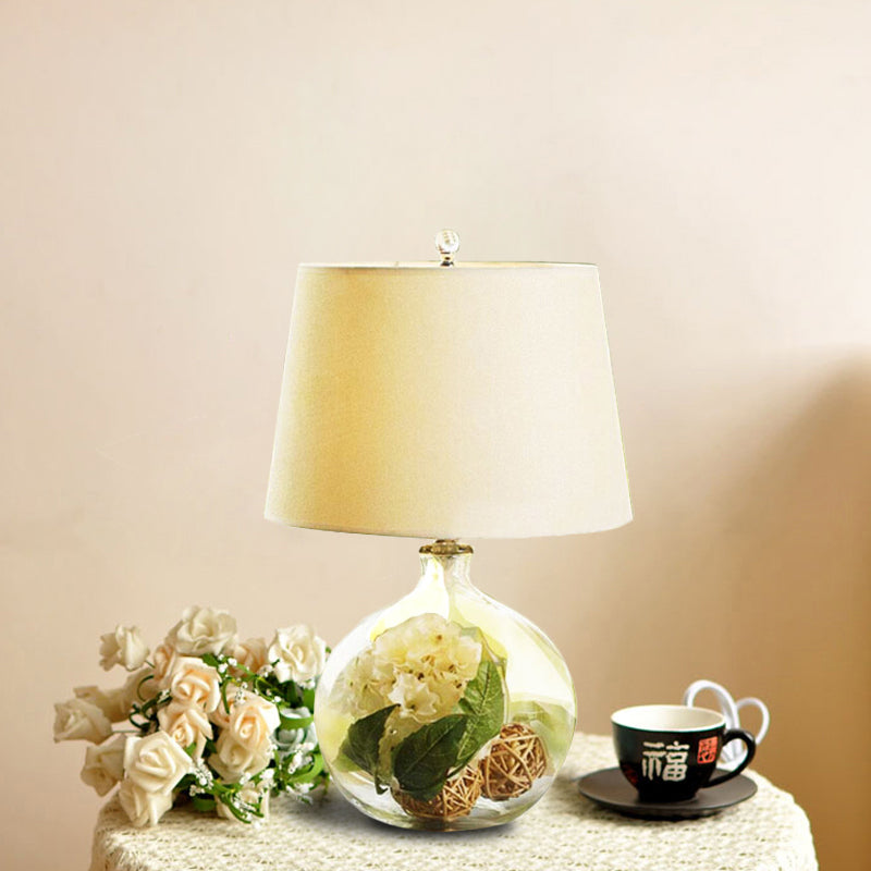 Tela blanca nocturna lámpara de noche industrial de 1 luces cónicas con flores y decoración de bola de ratán