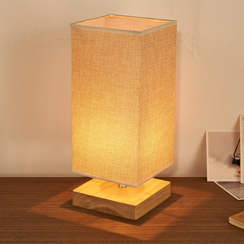 Lampada da tavolo rettangolare semplice in tessuto con illuminazione a 1 testa, lampada da comodino in beige con piedistallo in legno