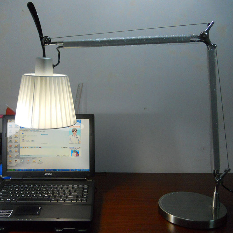Côté à cône tronqué Light Moderniste moderniste 1 lampe de bureau Chrome HEAD avec bras oscillant à 2 articulations