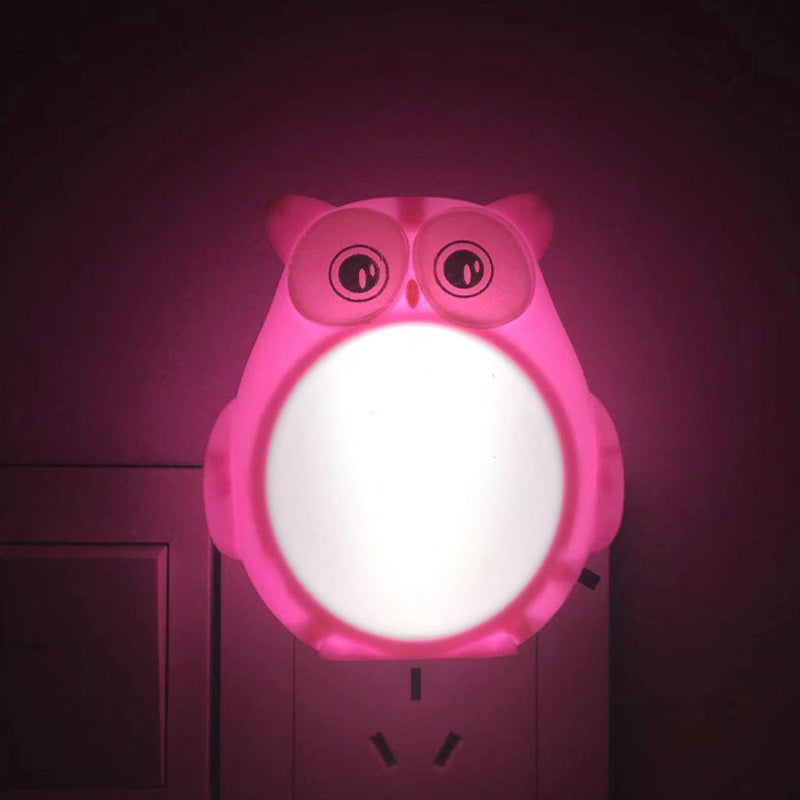 Owl Kids Room Mini Night Light Plastic Cartoon Plug-in LED Wall Lighting Ideas in Red/Green