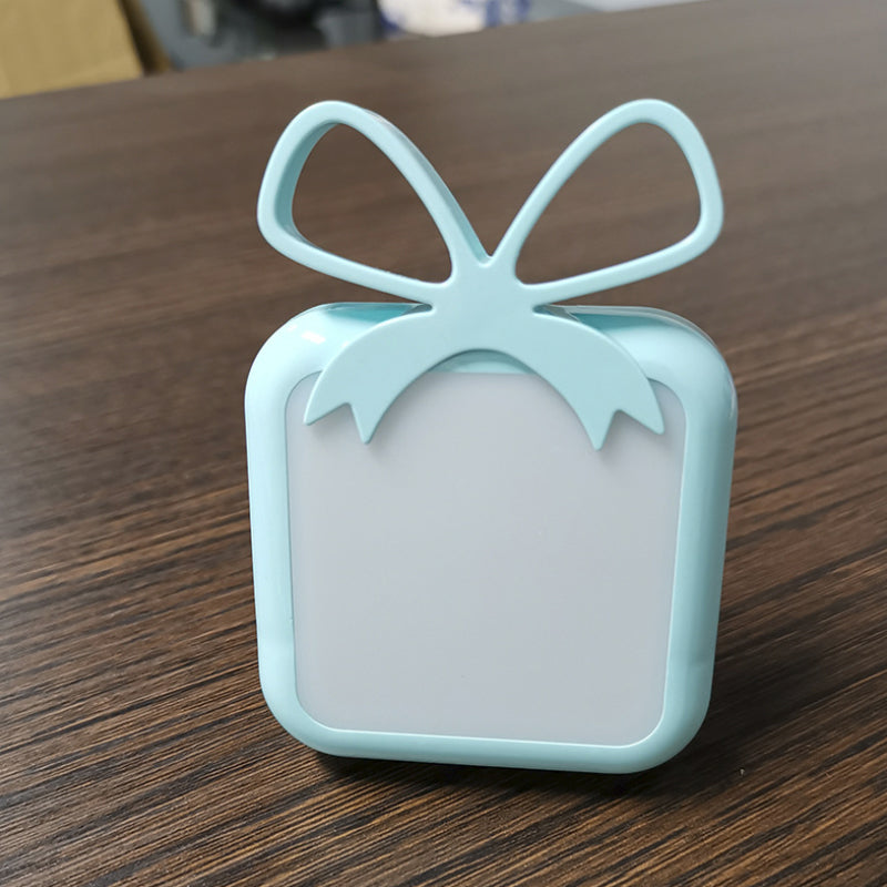 Luz de luz de detección de regalo Noche Ligera de plástico azul/rosa enchufe en la pared LED Iluminación para el dormitorio