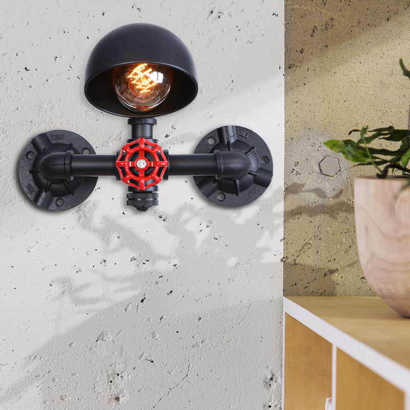 Steampunk gewölbte Wandlampenvorrichtung mit Ventilrad 1 Kopf Metallische Wandbeleuchtung in Schwarz für Wohnzimmer