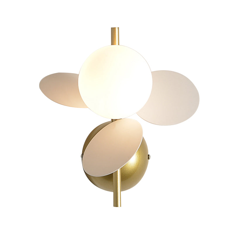 Bladbedwandverlichting Ideeën Idee Iron 1 Lichte macaron-stijl SCONCE IN WIT/ROODGEELDE BLUE MET BALREEM GLASS TADHE