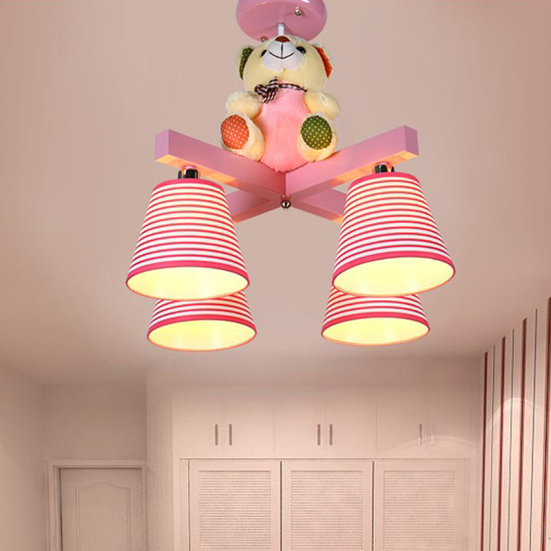Canna rosa semi-montaggio illuminazione per bambini tessuto a 4-bulbici vicino alla lampada del soffitto con arredamento per orso