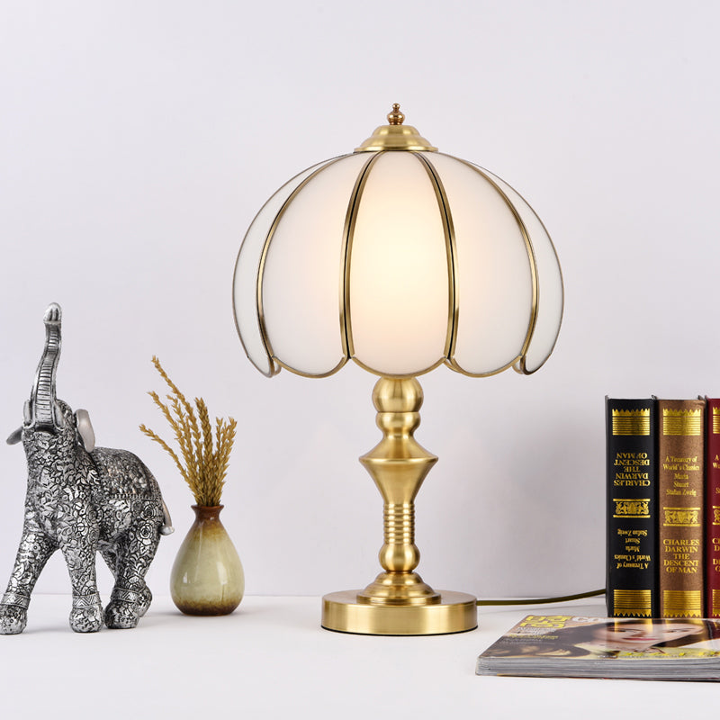 Lampe à table en or colonial feston / évasé 1 éclairage de nuit de colonialisme léger avec base en métal pour chambre à coucher
