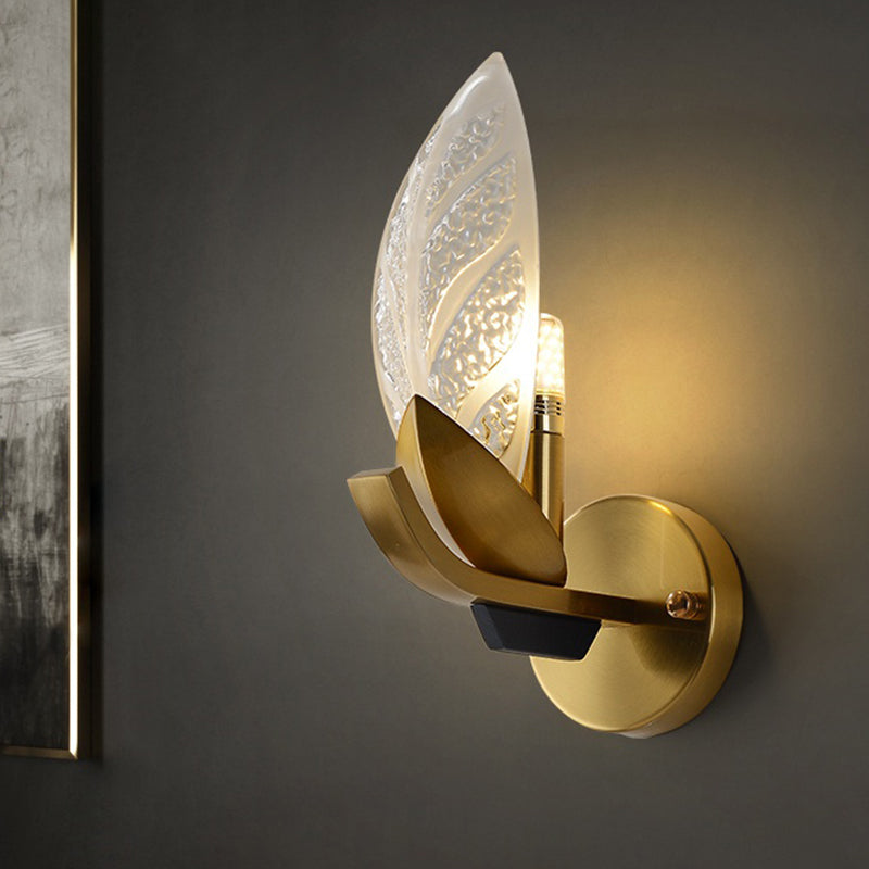 Colonialist Leaf Shaped Wall Light 1 Bulb Frosted Textured Glass Wall Mounted Lighting in Gold