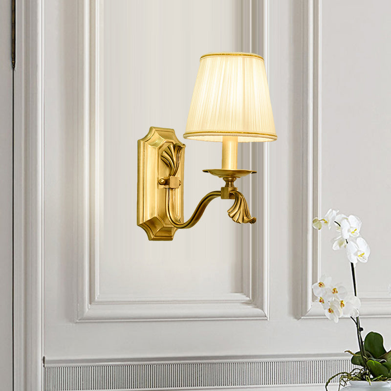 Stoff Gold Wandlampe Schatben verjüngt 1/2-Bulb-Kolonialismus Wandmontage Leuchte für Schlafzimmer