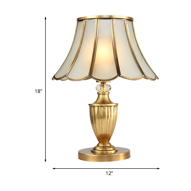 Éclairage nocturne minimaliste festonné 1 tête de nuit en verre givré Lumière en or avec police métallique / déco de cristal clair