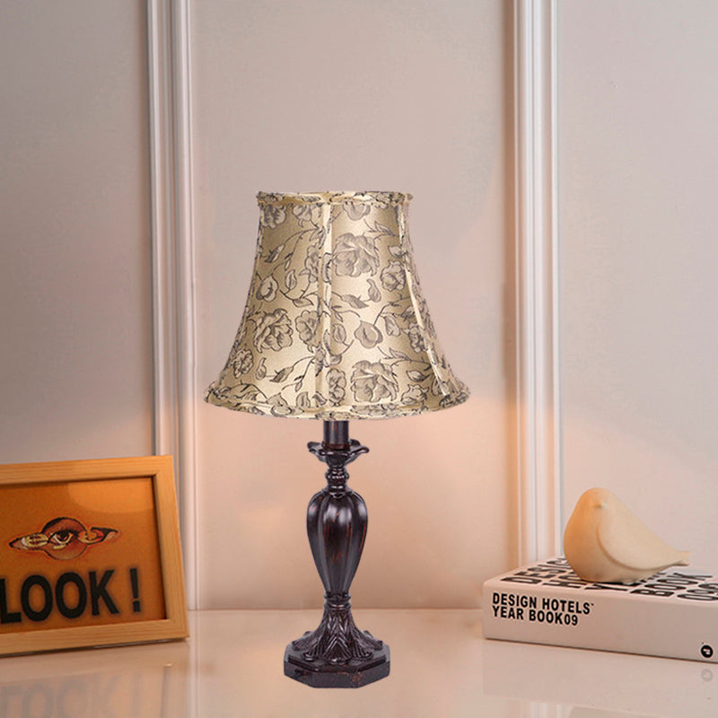 Tissu beige table de chevet de la lampe