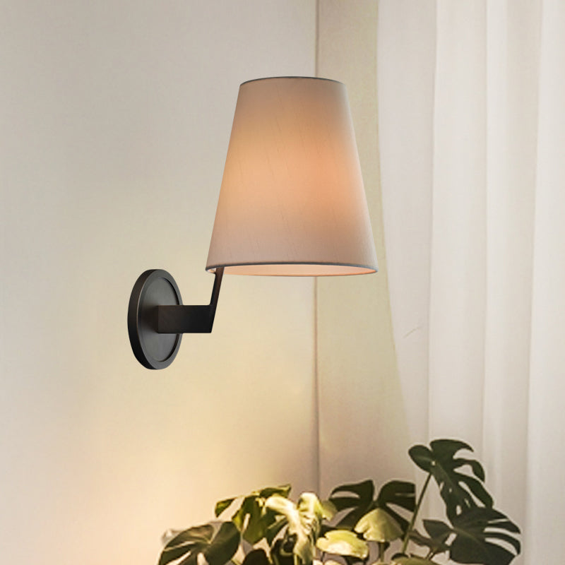 Accesorio de iluminación de la exploración cónica retro 1 luz de pared de sombra de tela de bombilla en negro para corredor