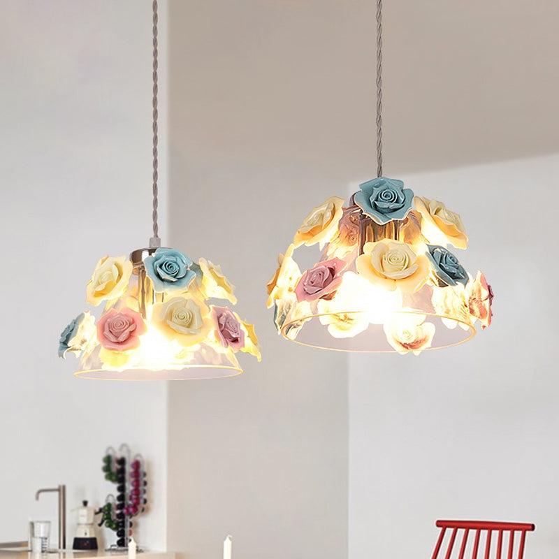 Transparant glas conische hangende lamp Modernistisch 1-licht plafond hanglamp met blauw-roze gele bloemdecor