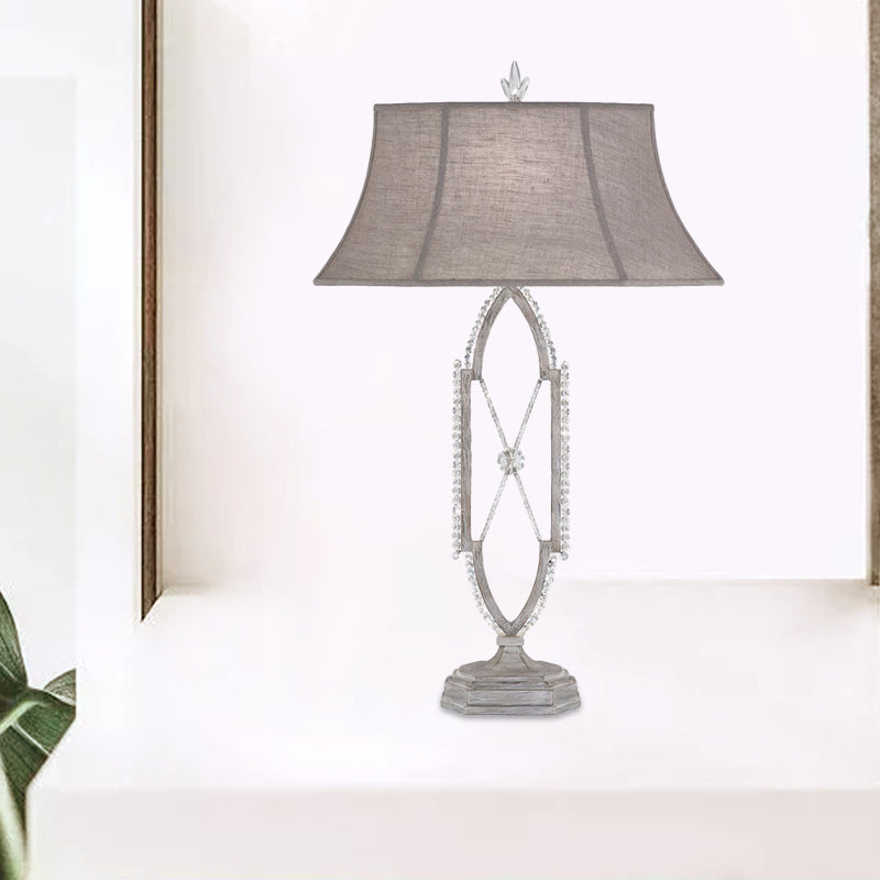 1 Table à l'éclat évasé Light Tradition de table d'ombre or / argent Trad-Tissu avec une base de cristal en forme de X