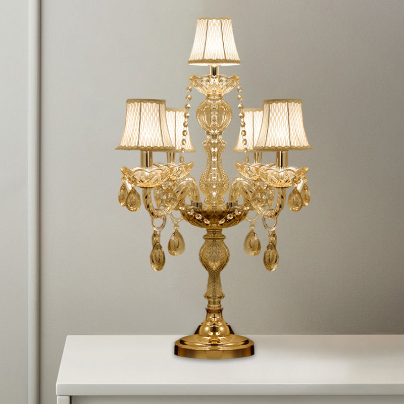 5/6 têtes Candelabra Table Light Traditional Gold Crystal Droplets Tablette de nuit avec / Sans nuance de tissu de cloche blanche