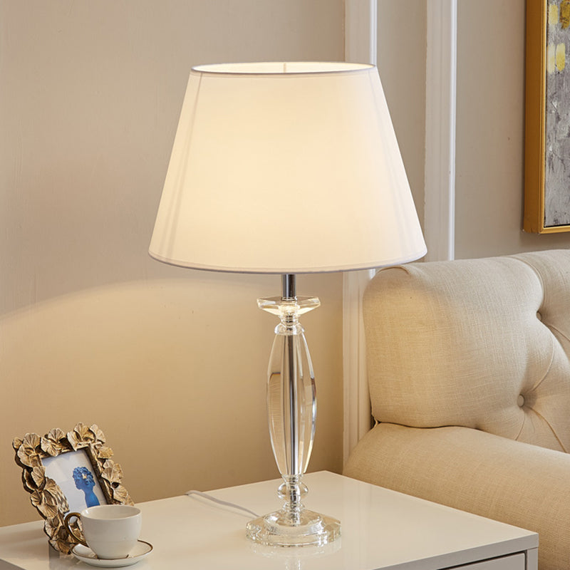 1-head stof schaduwtafel licht traditioneel wit/vlas/koffie taps toelopende studieruimte nachtkastje lamp met kristalbasis