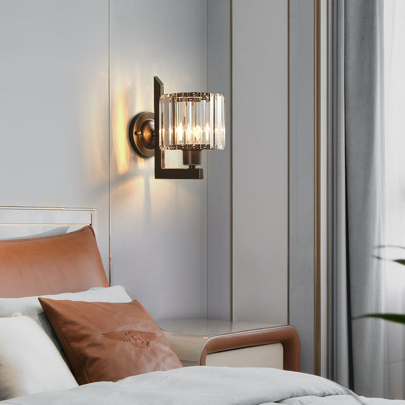 Klare Kristalltrommelwandleuchte zeitgenössische Schwarz/Gold 1 Lichtwandlampe mit Metallarm für Schlafzimmer