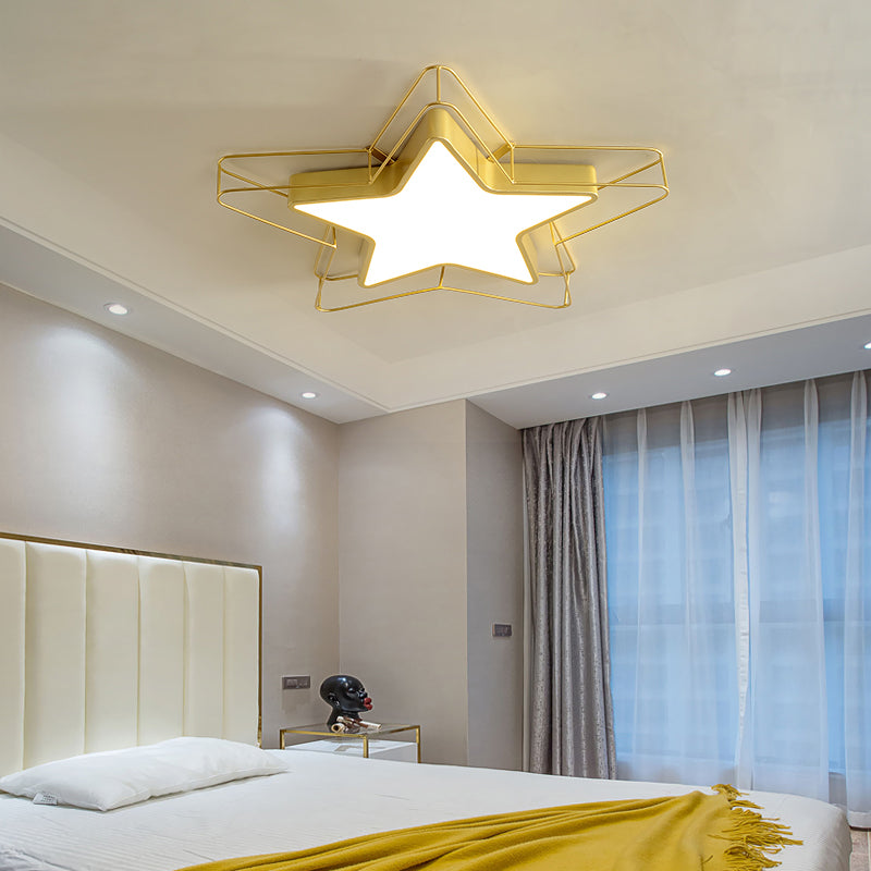 24.5 "/28" Wide Five-Spitze Star Flush Mount Ceiling Light Nordic Metal Schwarz/Gold Integrierte LED Deckenbefestigung für Schlafzimmer