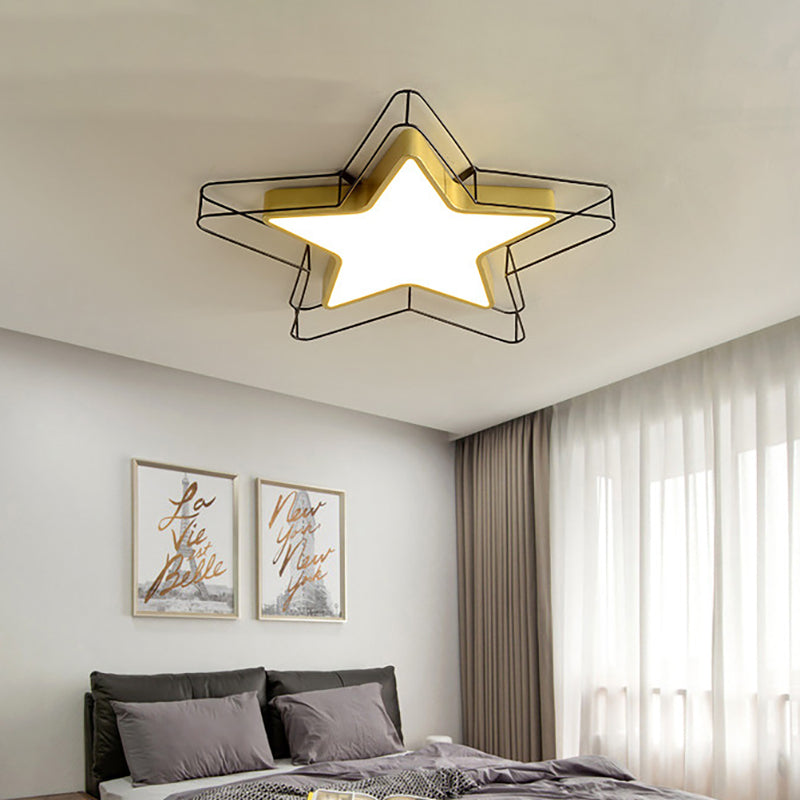 24.5 "/28" Wide Five-Spitze Star Flush Mount Ceiling Light Nordic Metal Schwarz/Gold Integrierte LED Deckenbefestigung für Schlafzimmer