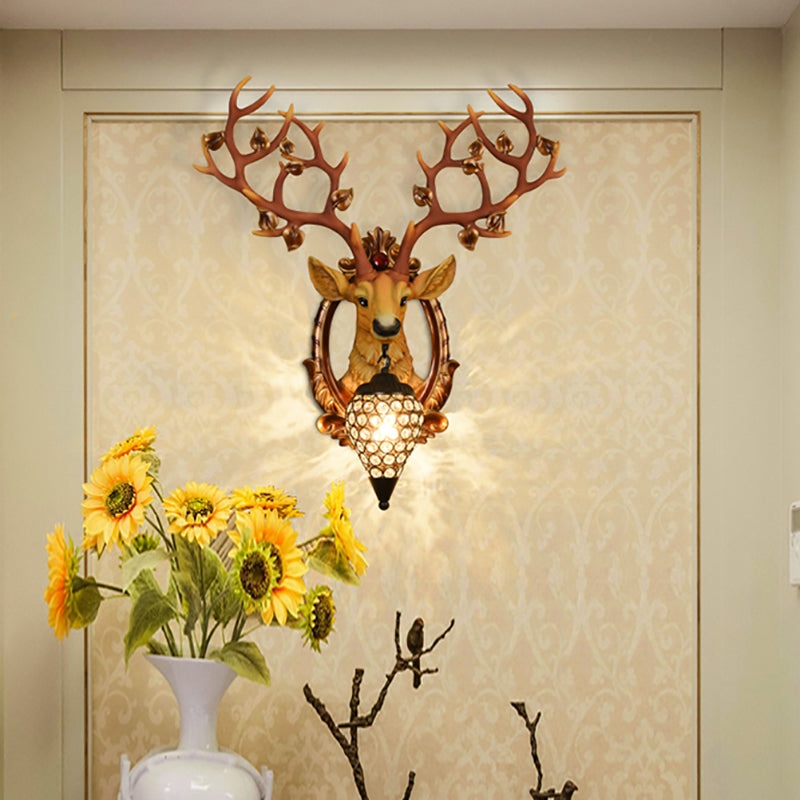 White/Brown Elk Mount Light Country Style Resin 1 Light Wall Donce con sombra de cristal para sala de estar, 19.5 "/23.5" W