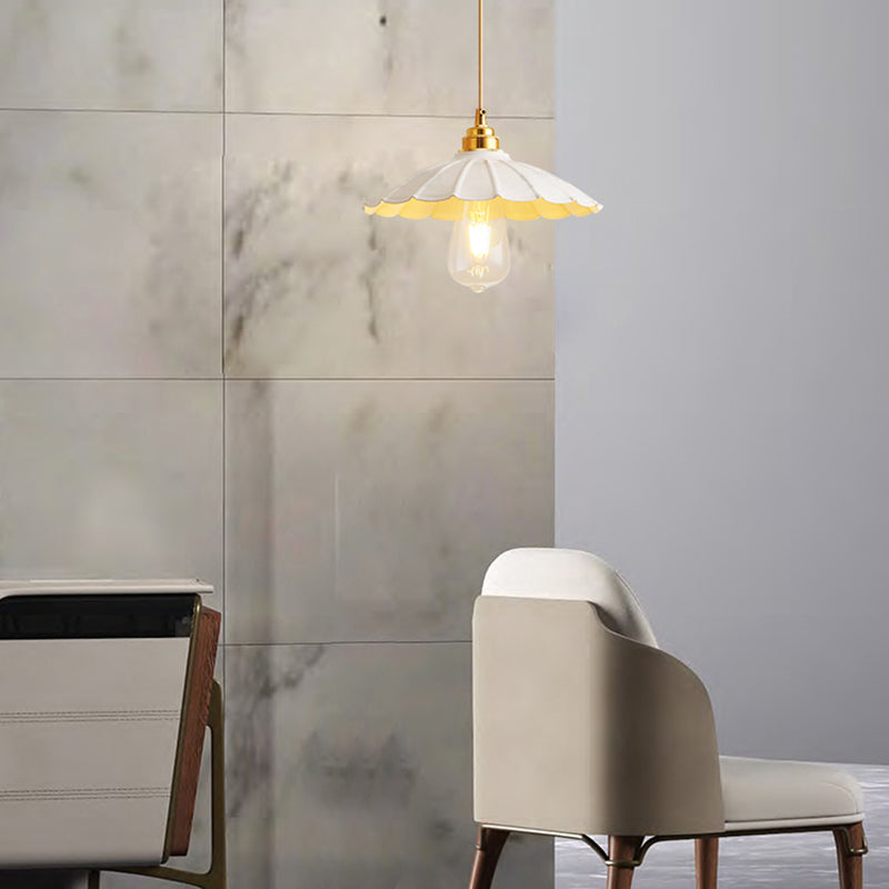 1 Bulb Pendant Lighting Fixture Industrial Flared Black/White Finish Metal Hanging Ceiling Lamp